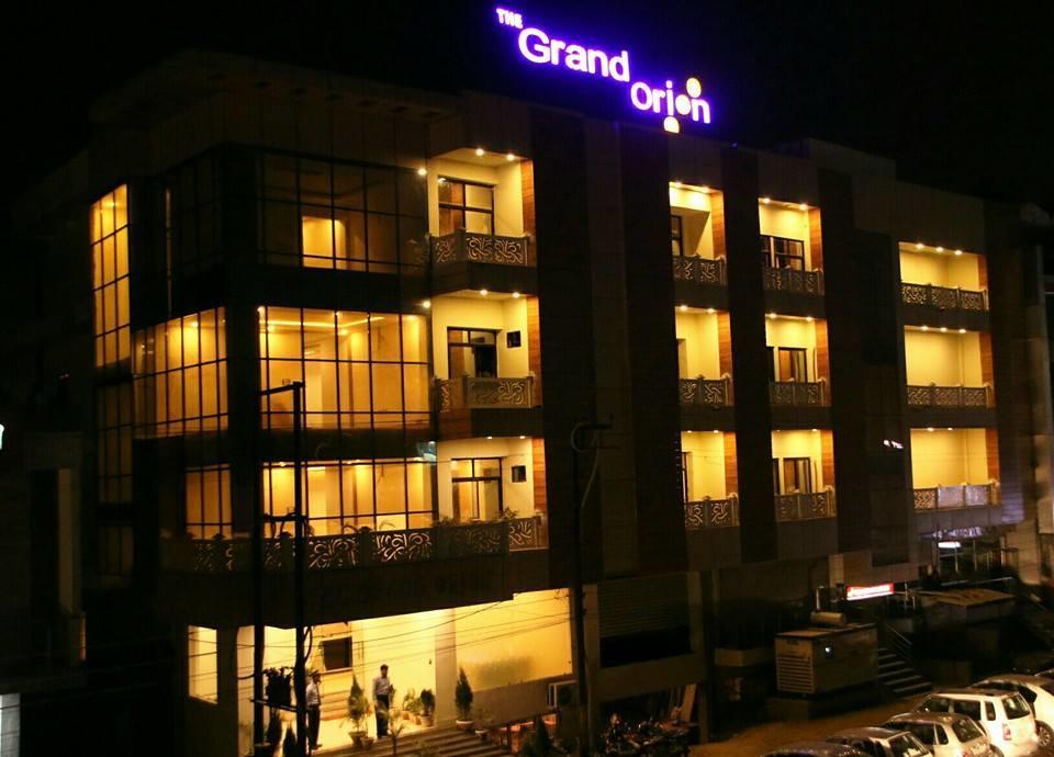 فندق Chinhatفي  The Grand Orion المظهر الخارجي الصورة